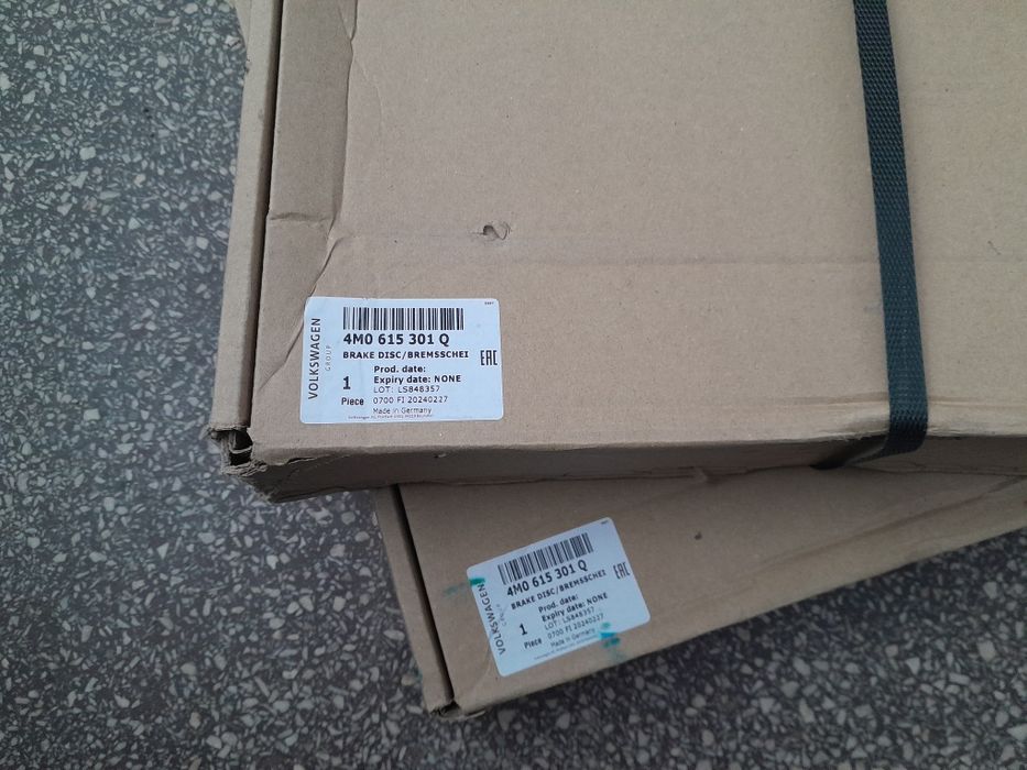 Vand discuri frana fata Audi 4M0 615 301 Q