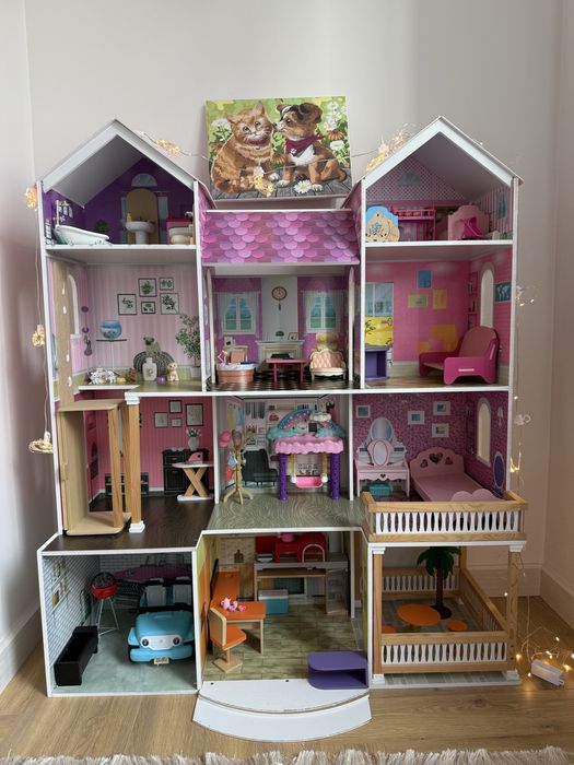 Продам кукольный домик для барби