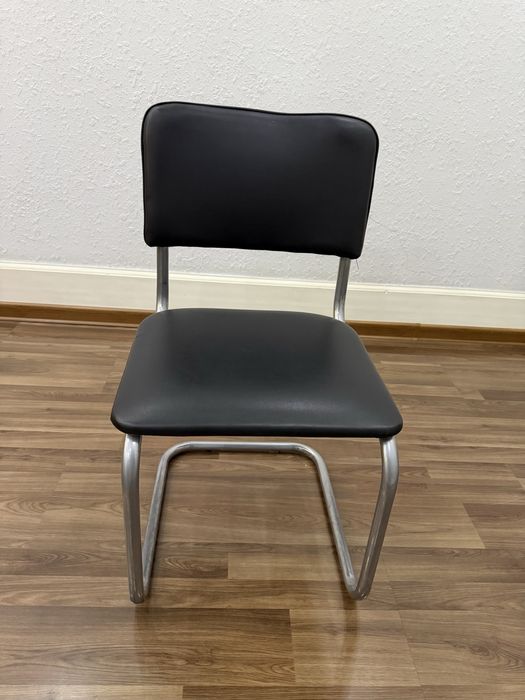 Stol stul va shkaflar ofis uchun