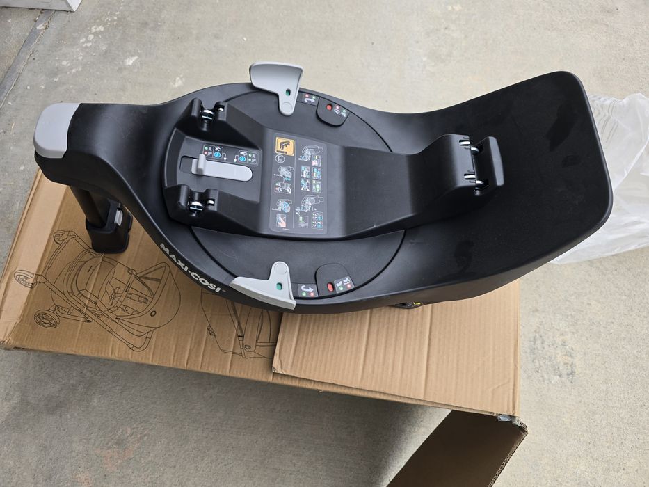 Maxi cosi family fix 360 car base база за кола Нова