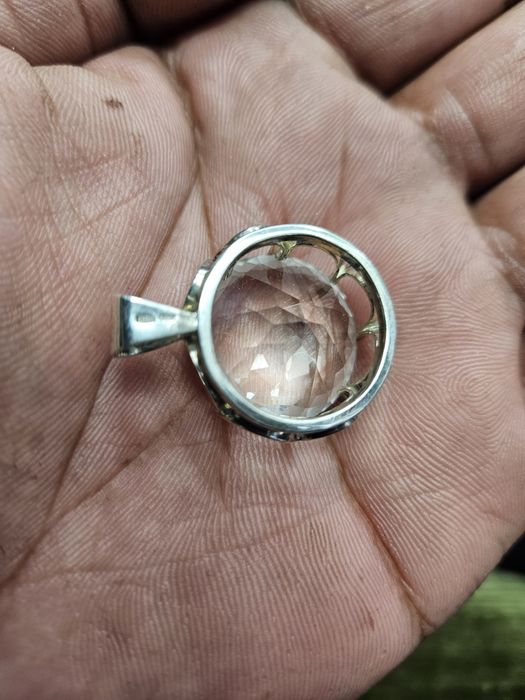 Сребърна Висулка с голям топаз.