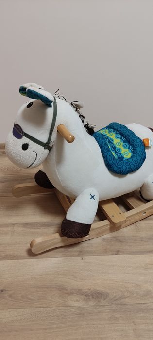 Детско люлеещо конче