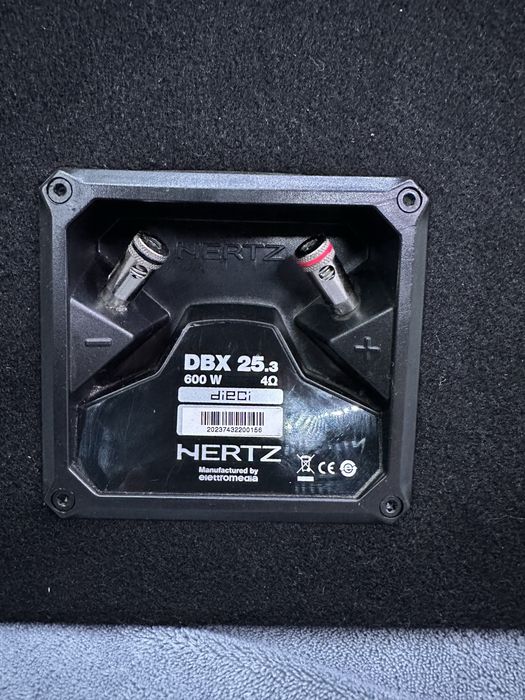 Subwoofer auto HERTZ dieci 600W + statie HERTZ