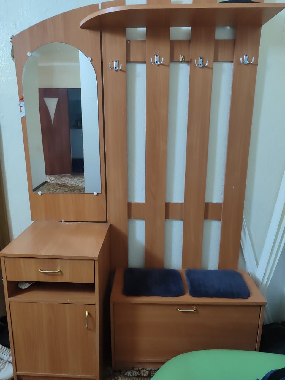 Вешалка в прихожую