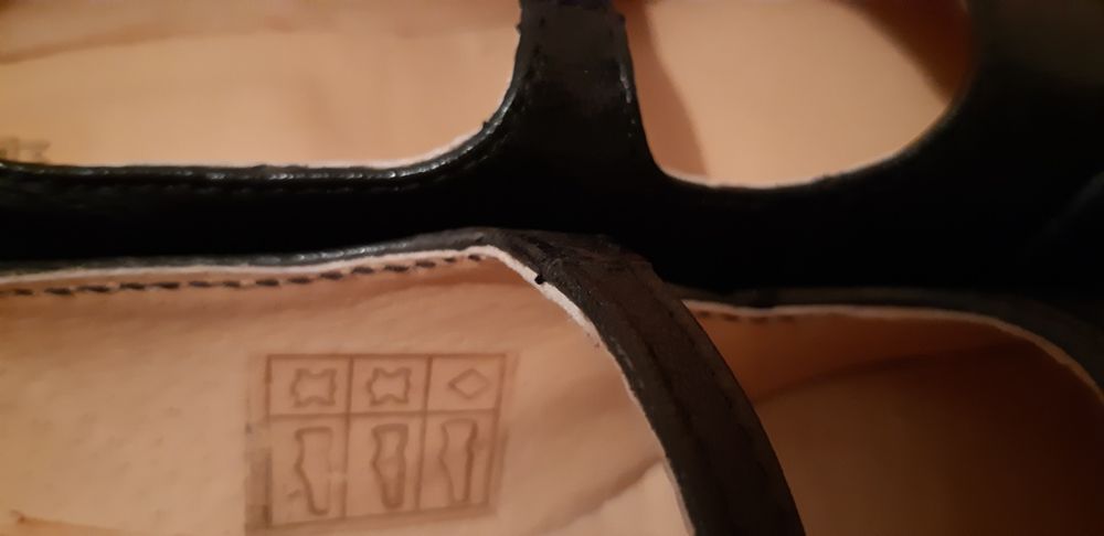 Нови обувки от естествена кожа