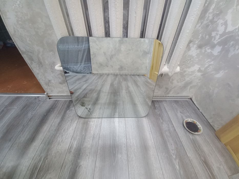 Зеркало, ойна сотилади