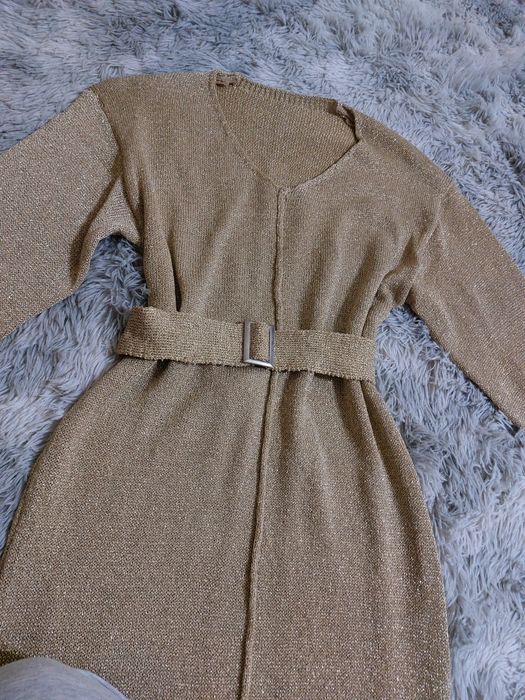 .Шикарное вечернее платье ,с люрексом новое 44-46