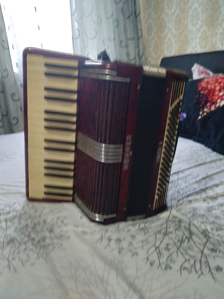 Vând acordeon hohner Verdi2