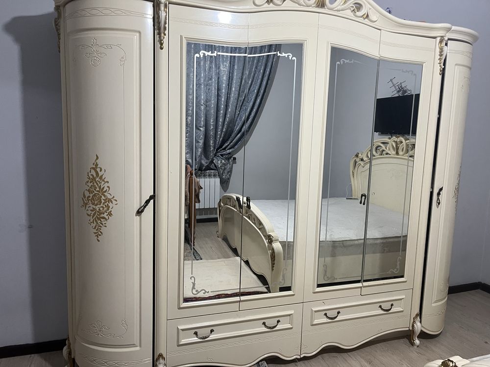 Б/у спальный гарнитур