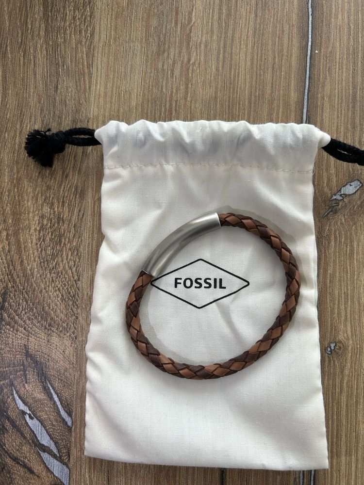 Мъжка кожена гривна Fossil