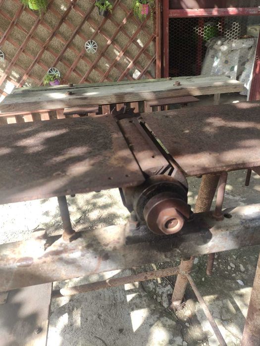 Abric de tâmplărie – funcțional, stare folosită