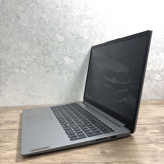 Продаю Офисный Lenovo ideapad Celeron 4/256gb в отличном состоянии!