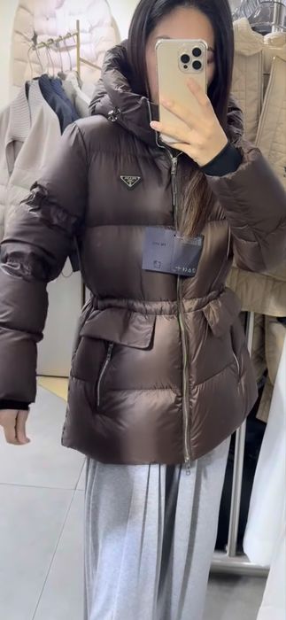 Новая зимняя куртка коричневого цвета
