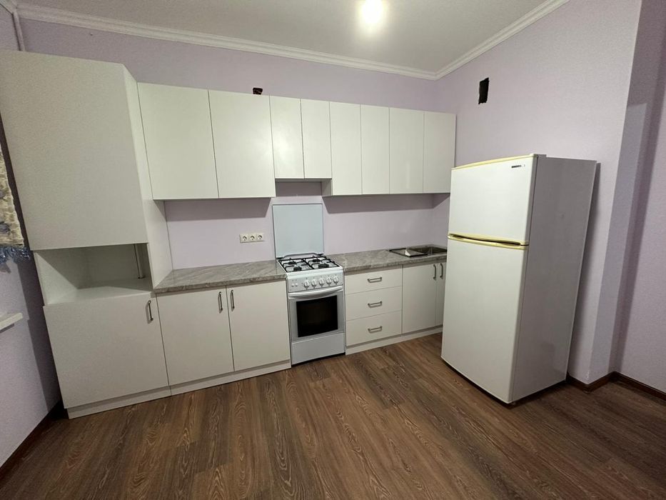 сдается двухкомнатная кв в мкр карлыгаш за 180000