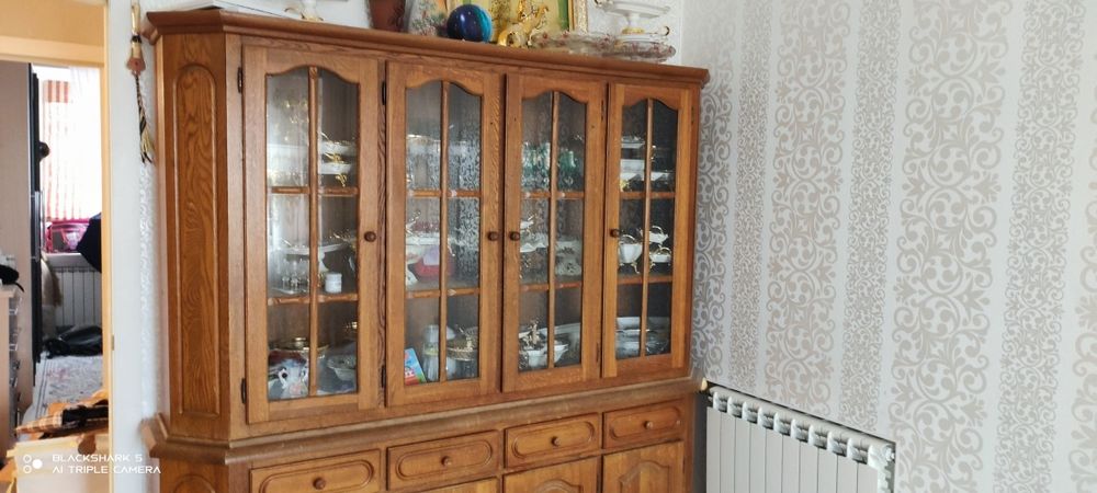 Сервант из дерево