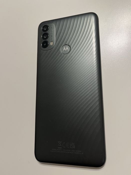 Motorola E 40 + протектор + калъф