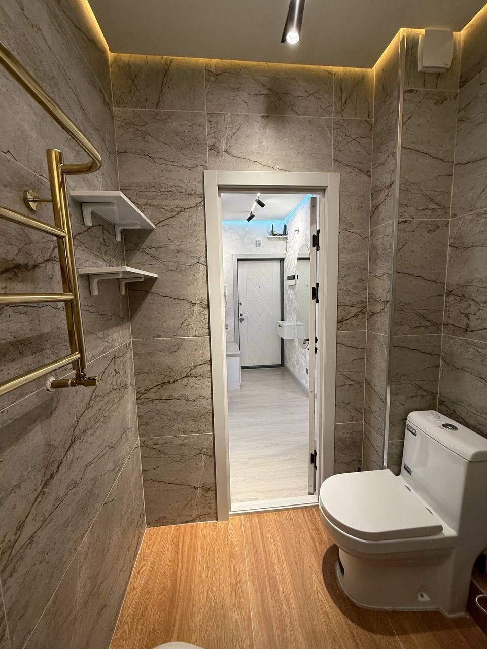 Golden House Продается 3 комнатная квартира ремонт ул.Махтумкули