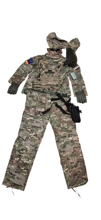 Камуфлажен костюм