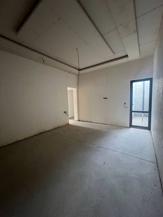 Nazarbek mevazor maxalla 1.8 sotix 4 xona oshxona 2 ta sanuzel padval