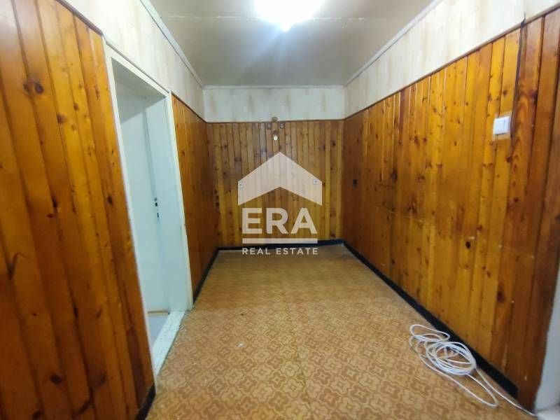 Прекрасна двуетажна къща в село Клокотница