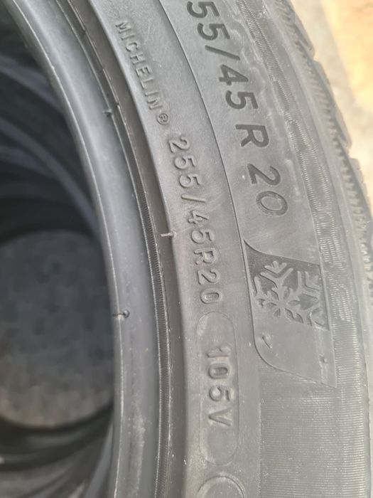Гуми 255/45/20 дот19