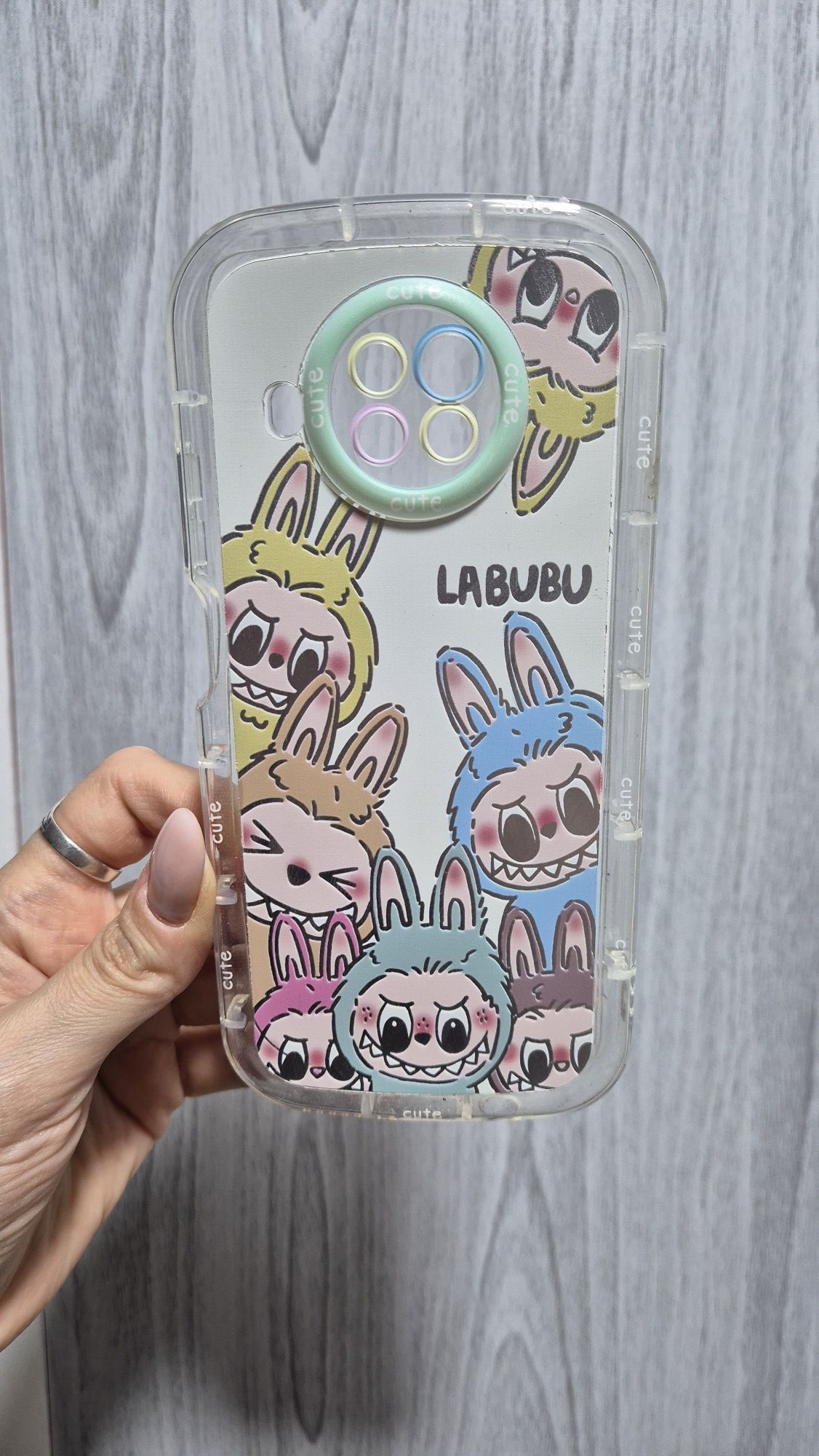 Продам новый чехол La Bubu