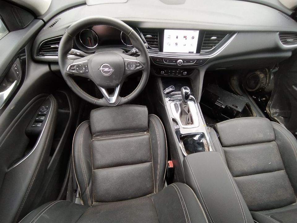 Dezmembrez Opel Insignia B 2017 2018 euro 6 2019 2020 motor 2.0cdti 125KW 170CP b20dth cutie de viteze automata far dreapta led volan stânga plansa bord oglindă line assist dezmembrari piese