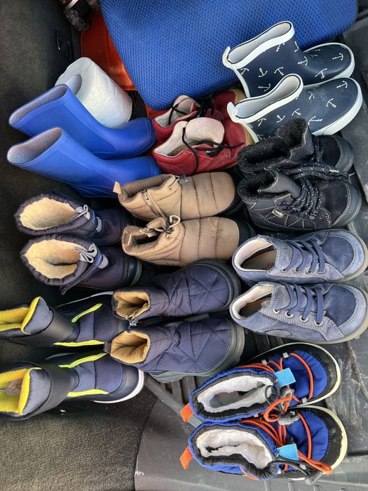 Vand incaltaminte copii 3-5 ani Zara Reserved..