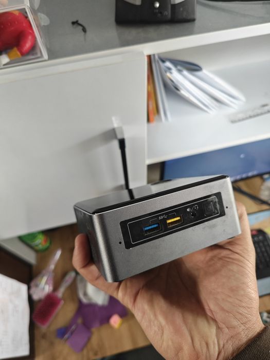 Mini kompyuter sotiladi