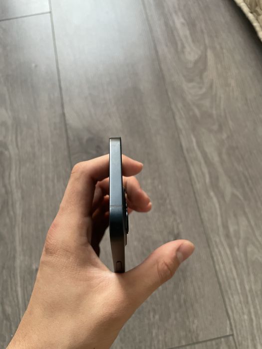 iPhone 13 в отличном состоянии