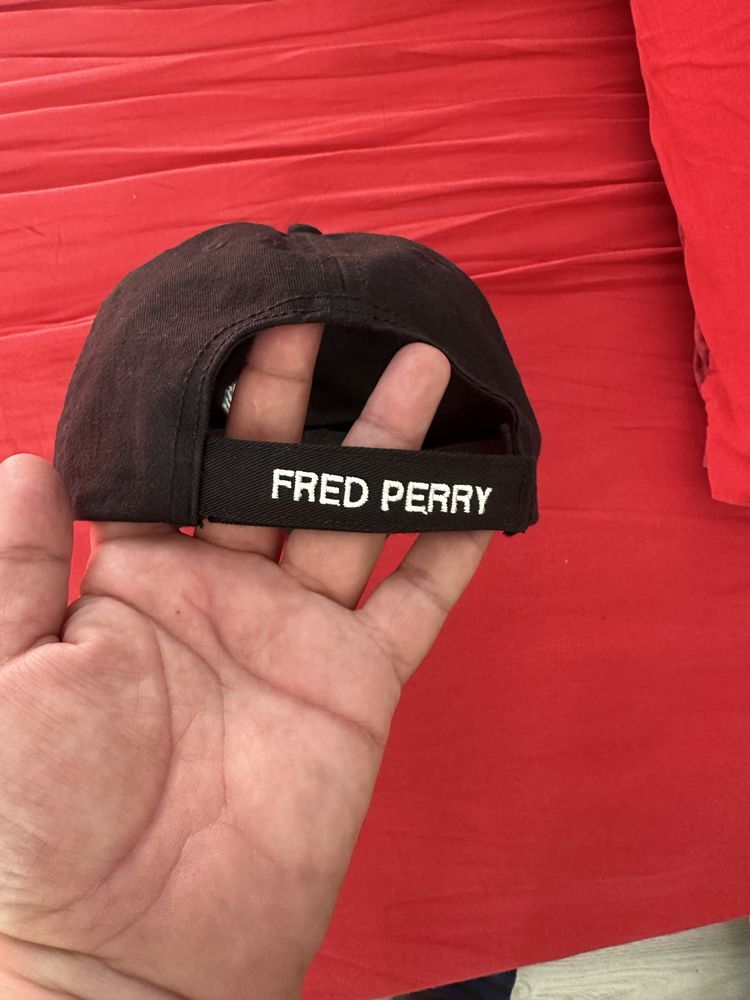 Fred Perry-шапка с козирка