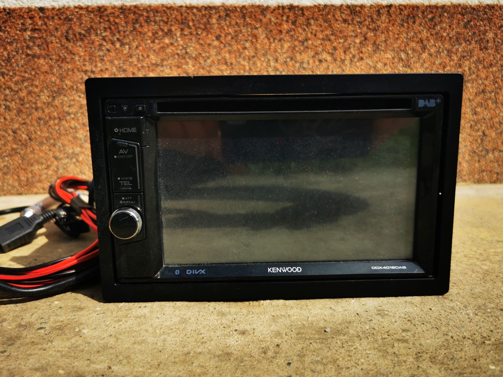 DVD 2 DIN Kenwood + adaptor CAN Bus