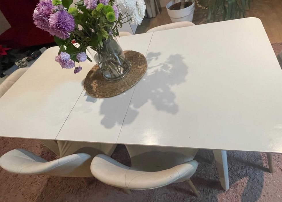 SET masa extensibila cu 6 scaune , super pret