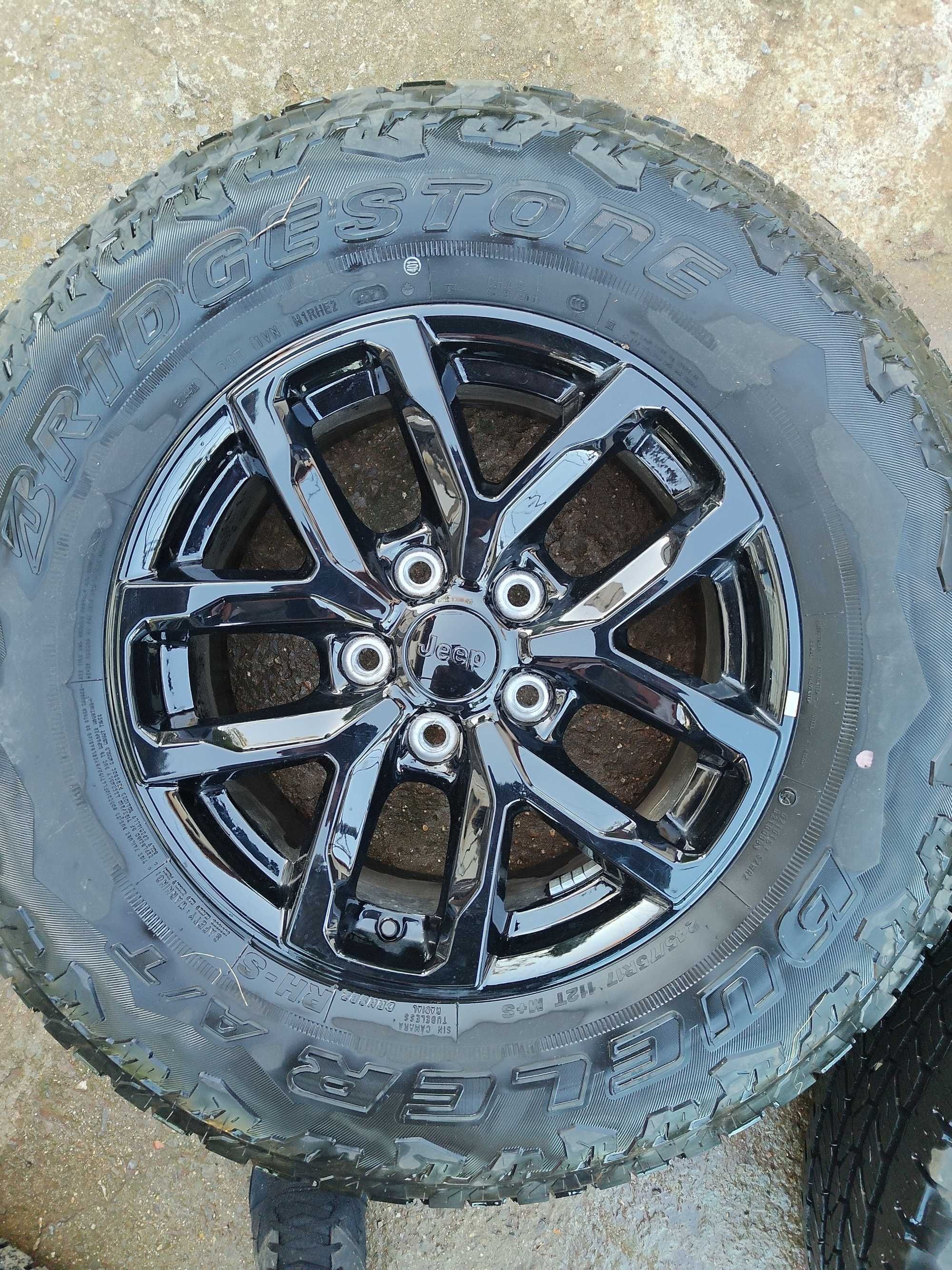 Гуми 245/75 R17 с джанти за Jeep Gladiator/ Wrangler JT/JL