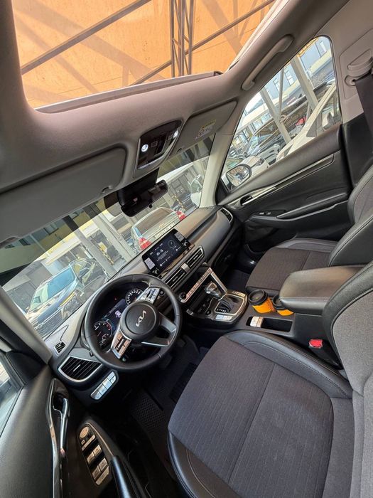 Seltos lyukli srocno sotiladi