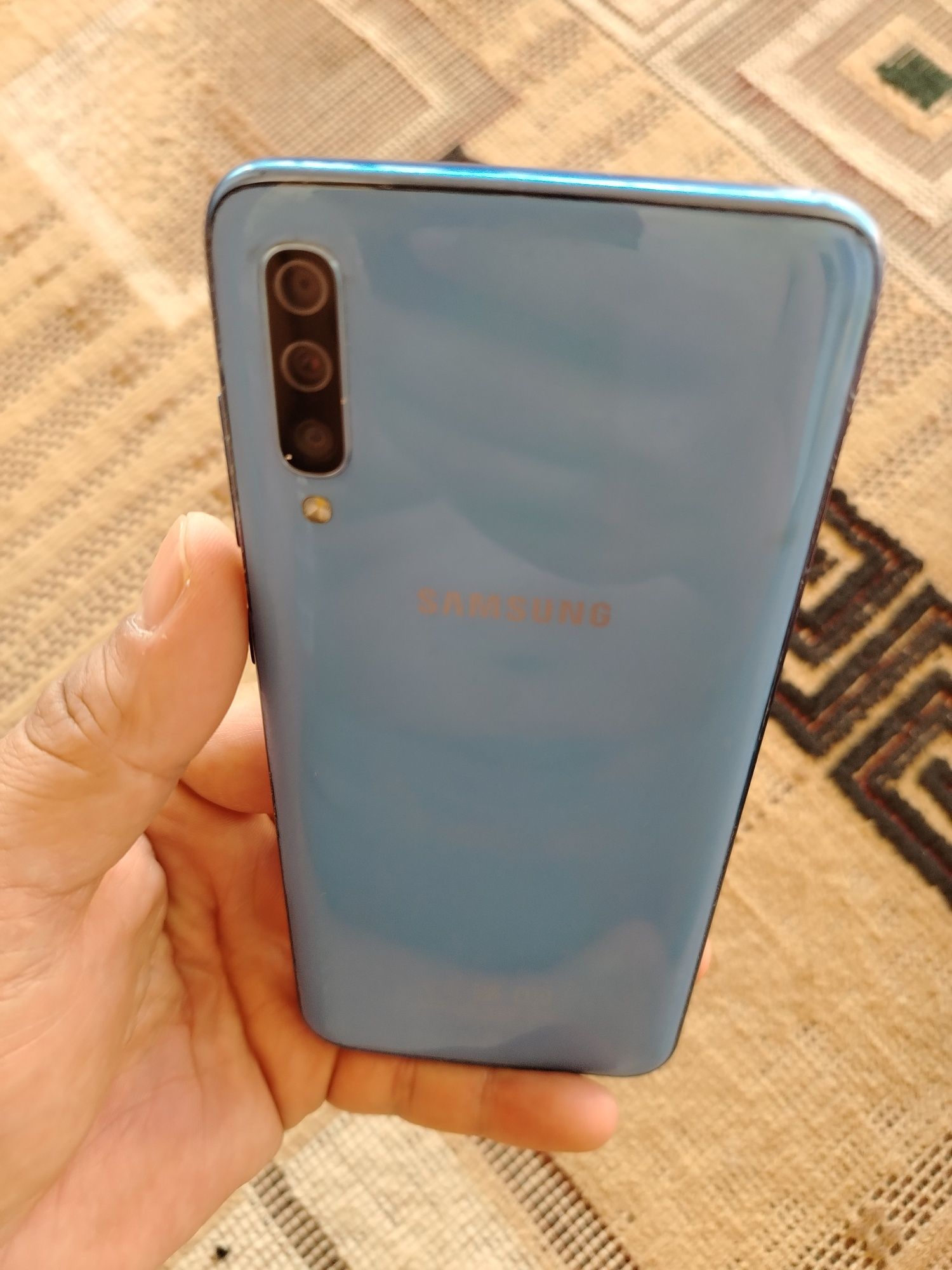 Samsung А 70 Сатылады Бір қолда ұсталған еш қандай минусы жоқ