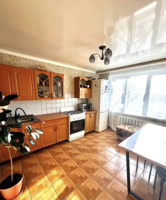 Продам 2х комнатную квартиру
Квартира очень уютн