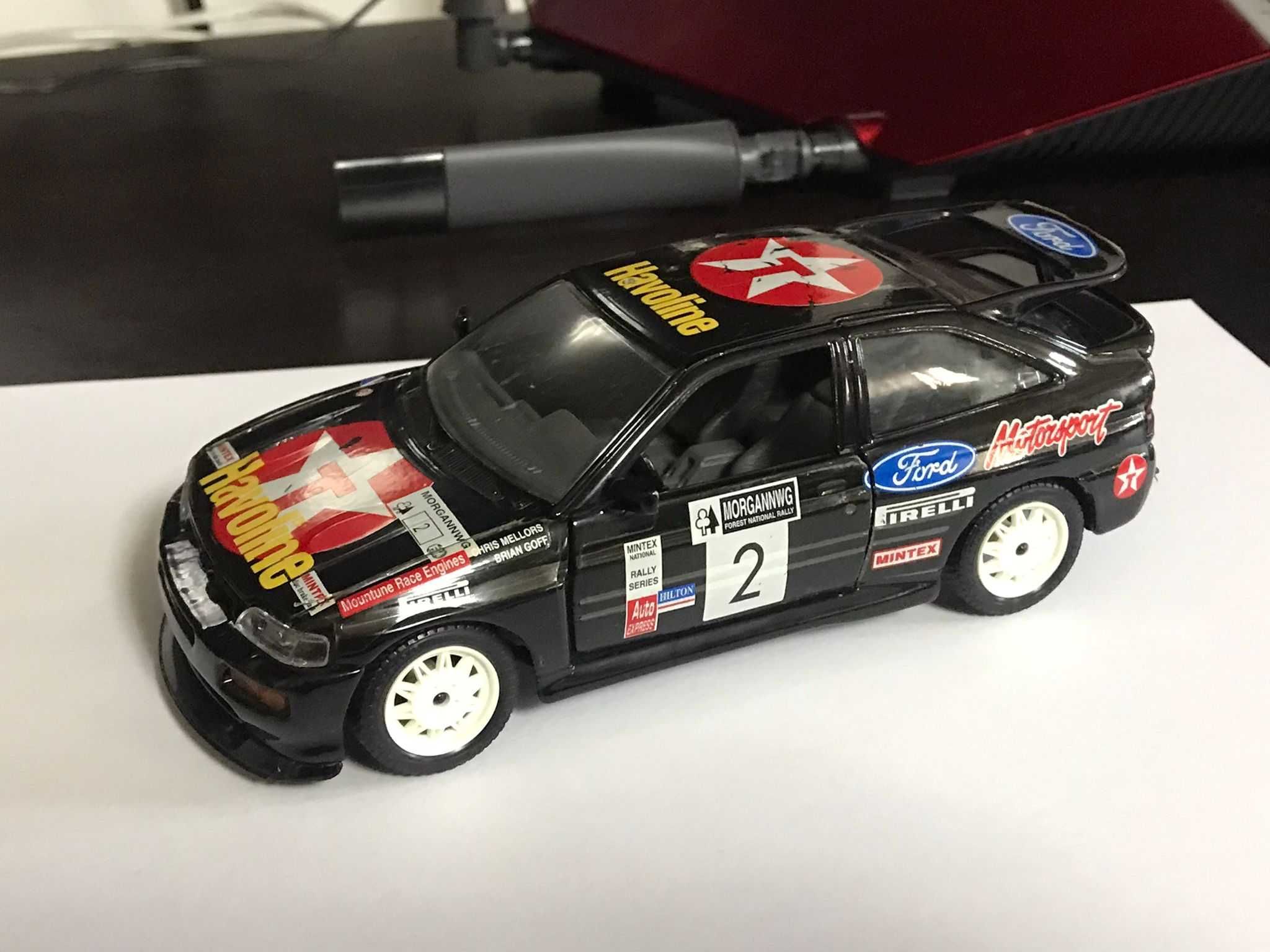 Macheta Ford Escort RS Cosworth 1/24 Burago