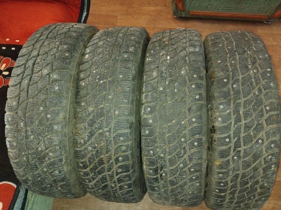 Резина 205,75,15 как новая