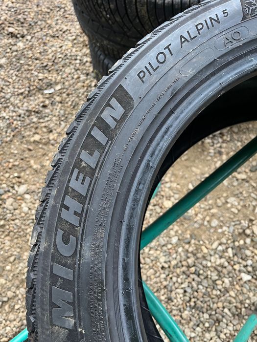 225/55 r18 de iarna 4 buc f bune Michelin