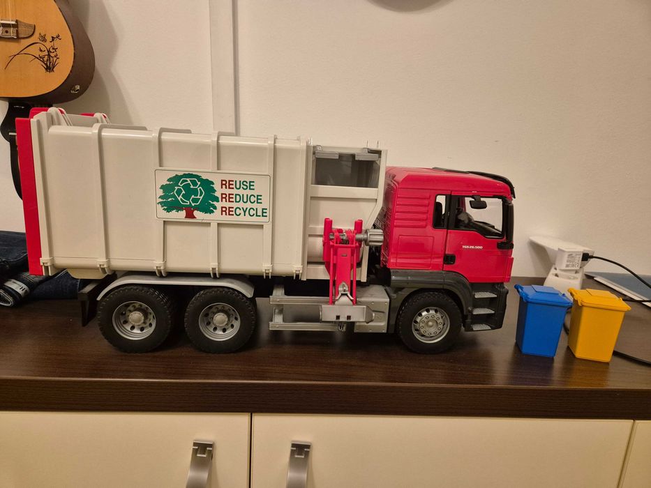 Masina de gunoi Bruder Man