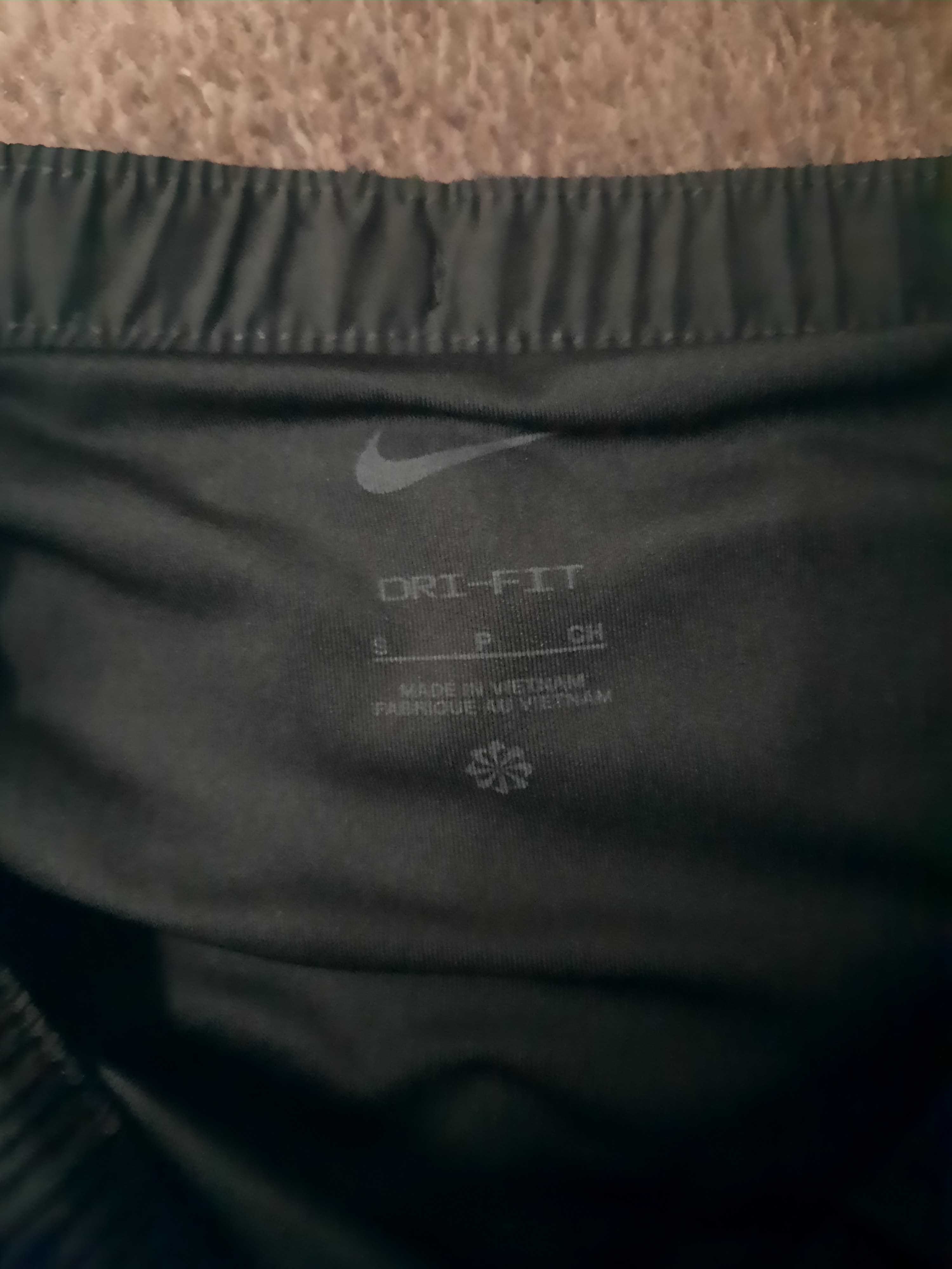 Продавам гащи на nike