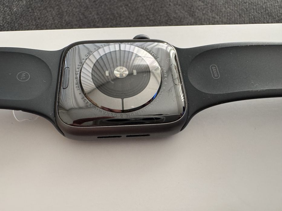 apple watch 4 LTE 44mm.