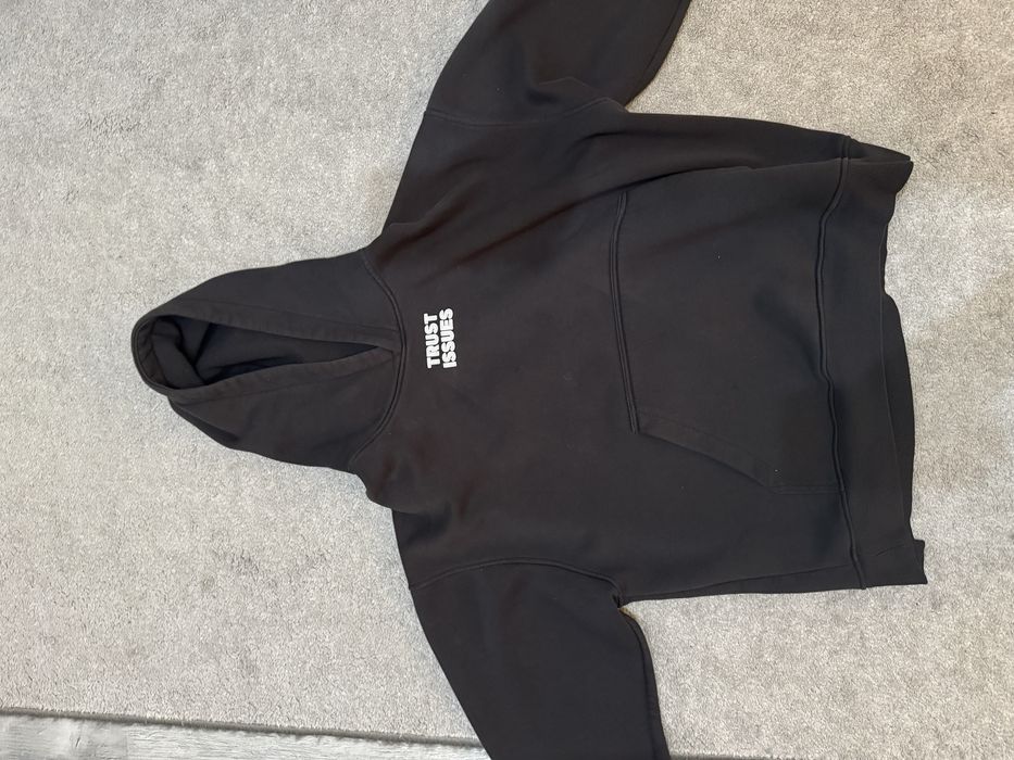 Trust Issues Hoodie Black