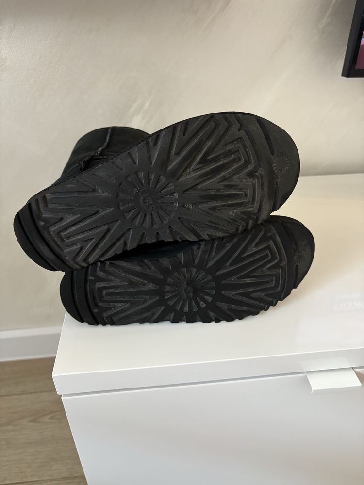 Ботуши UGG