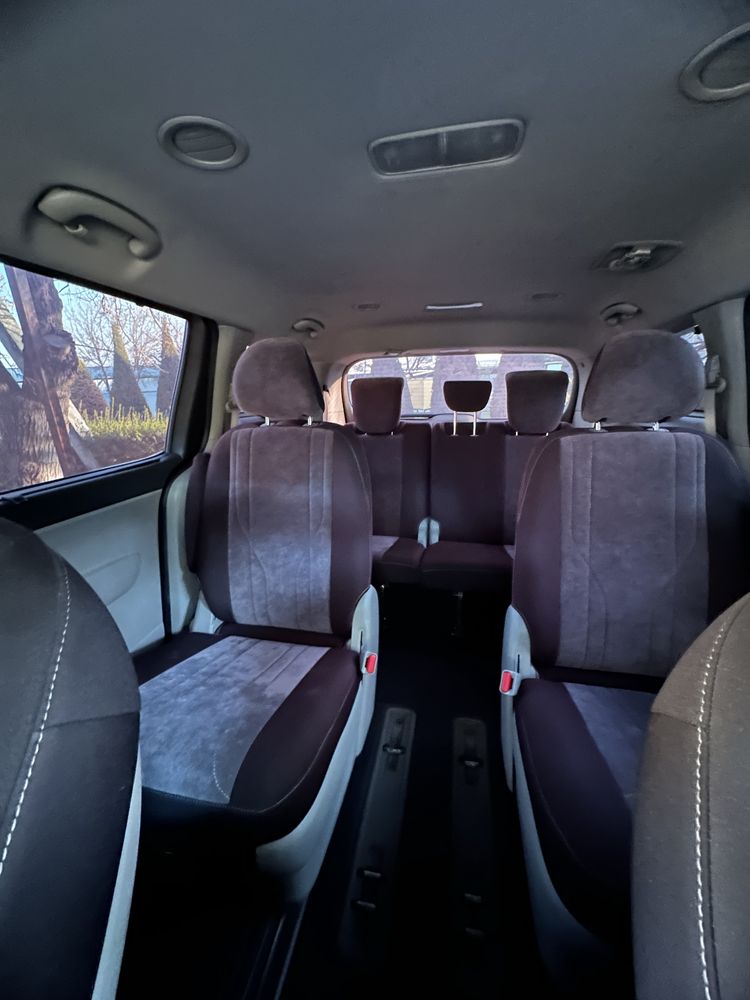 Kia Sedona (CARNIVAL)