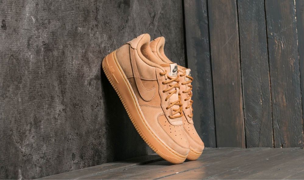 NIKE AIR FORCE 1 winter premium