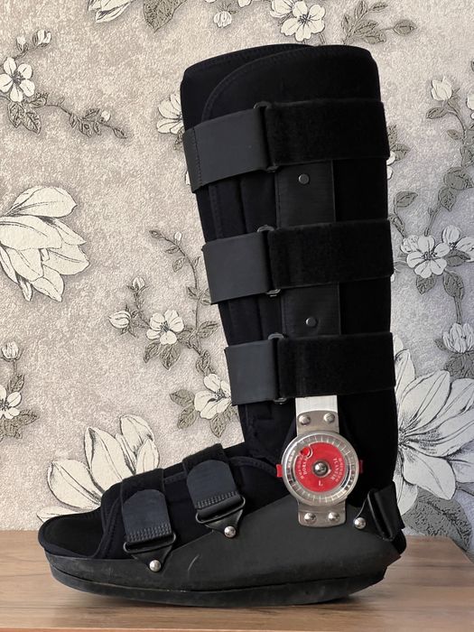 Ортез голеностопного сустава регулируемый с шарниром