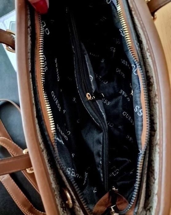 Geanta damă Guess, super model, logo metalic, saculet, etichetă