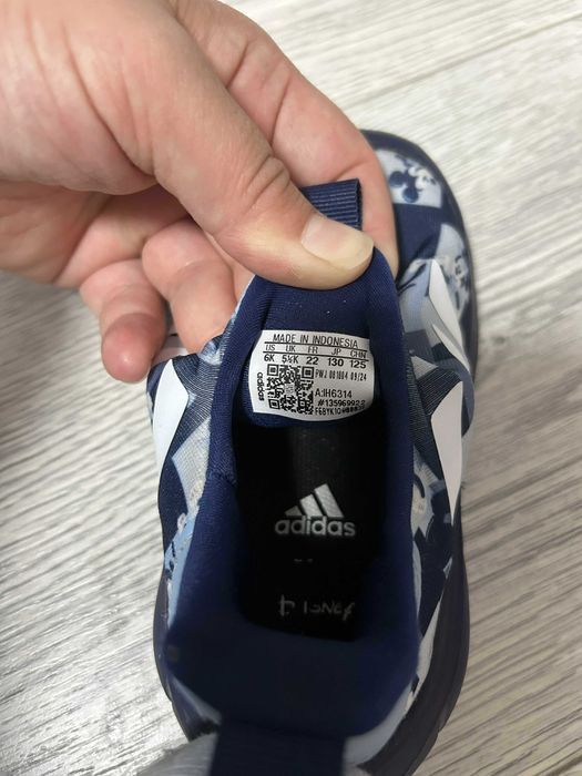 Деткси обувки Adidas